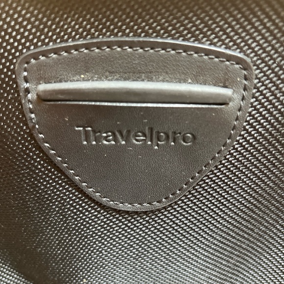 Travelpro Carry On Under Seat Shoulder Bag EUC - Picture 11 of 16